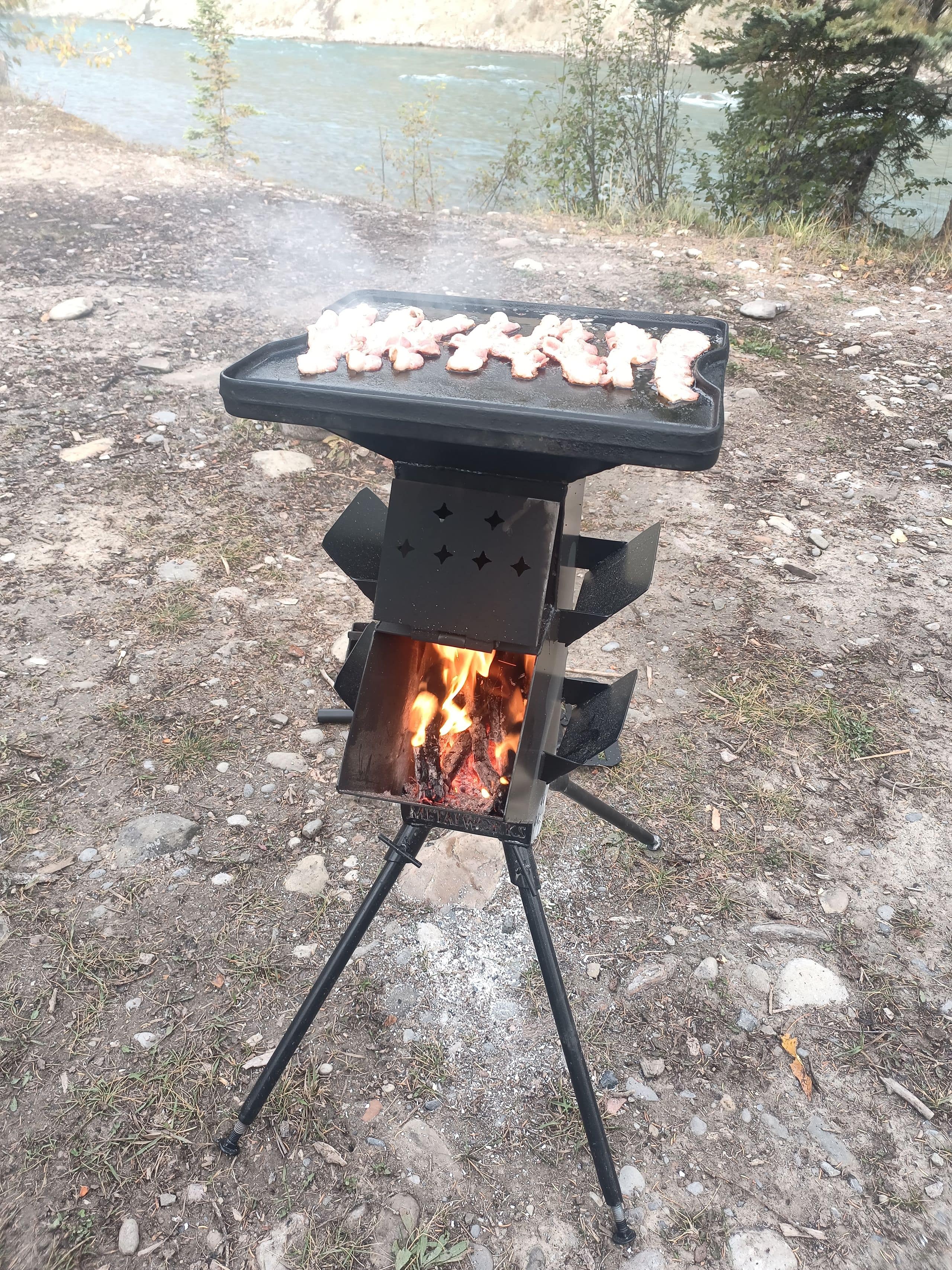 rocket stove cooking bacon